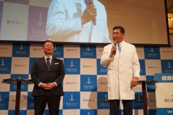 就任式の様子②_アンバサダーの意気込みを語る昌さん